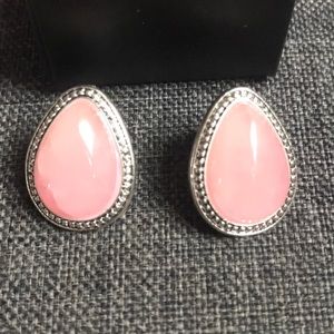 NEW AVON Mystic Rose Earrings With Box
